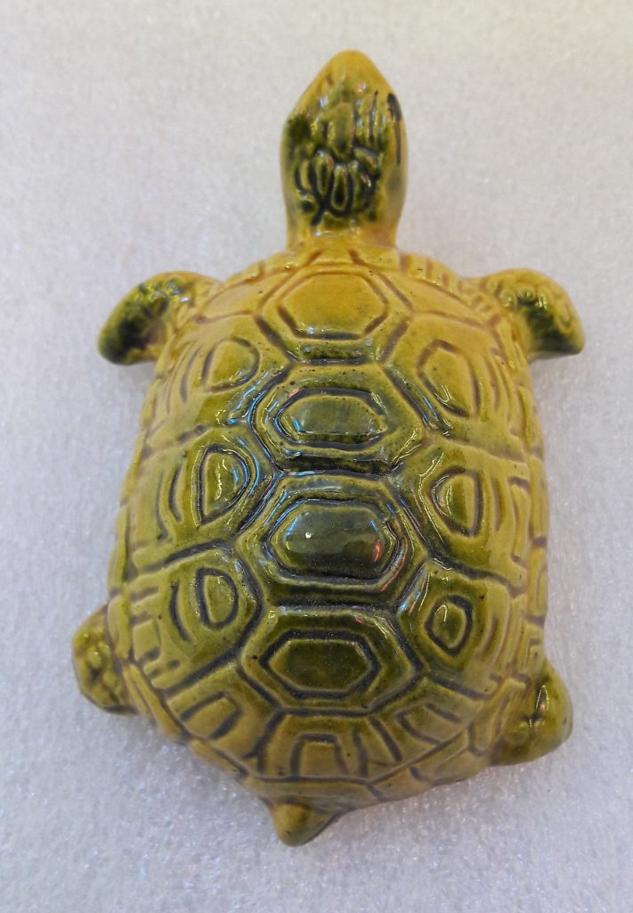 Statue de tortue en céramique faite main : sculpture en poterie émaillée - France