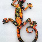 Salamandre décoration en résine à accrocher 25 cm - Rouge-noir