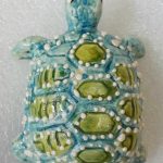 Petite tortue de terre en céramique peinte à la main à poser ou accrocher - turquoise