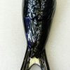 Hirondelle noire ailes fermées en céramique à accrocher