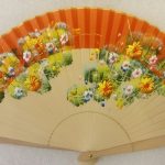 Éventail en bois peint à la main fabriqués en Espagne - orange