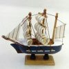 Petit bateau pirate trois mats voiles noires – Image 2
