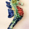 Petit hippocampe en céramique peint a la main – Image 7