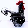 Poule en métal noir et blanc en décoration à poser