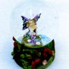 Petite boule à eau et paillettes colorée Fée des bois petit modèle en résine et verre – Image 2