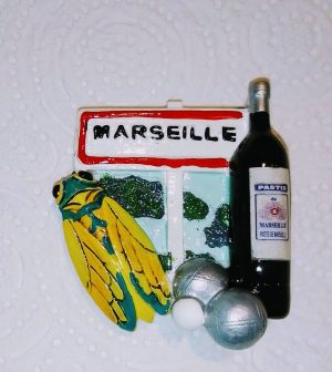 le pastis, Marseille ,boule de pétanque cigale magnet en relief en résine