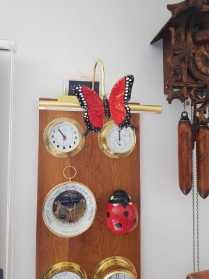 papillon noir et rouge en céramique