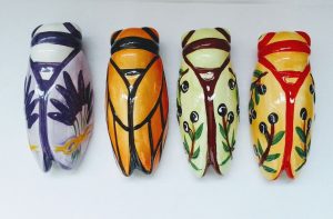 cigales peintes à la main à motifs provençal