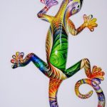 Salamandre décoration en résine à accrocher 25 cm - vert beige brillant