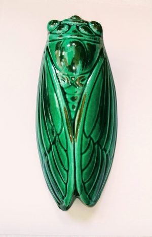 cigale vert émeraudes en céramique peinte à la main