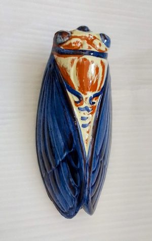 cigale bleue marine en céramique peinte à la main artisanat Français peint main