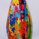 cigale multicolore à motifs Picasso en résine