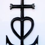 croix de Camargue noire métal en fonte 30 cm
