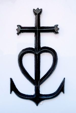 croix de Camargue noire métal en fonte 30 cm