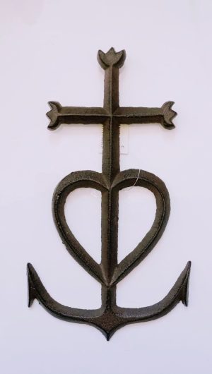 croix de Camargue brun vieilli en fonte 30 cm
