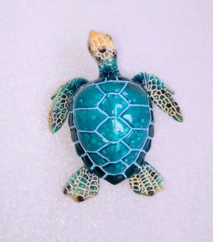 petite tortue de mer bleu émeraudes en résine à poser