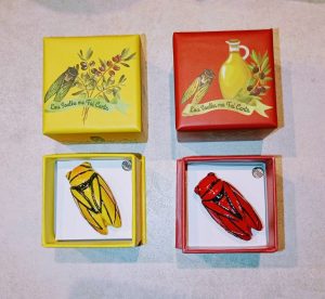 Boîte cigale rouge ou jaune a motifs de la Provence