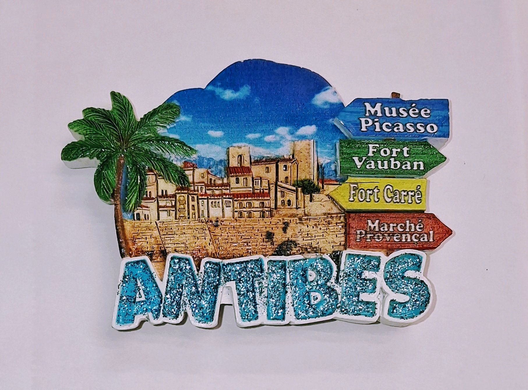 Antibes magnet en relief en résine boutique idellia Hyères